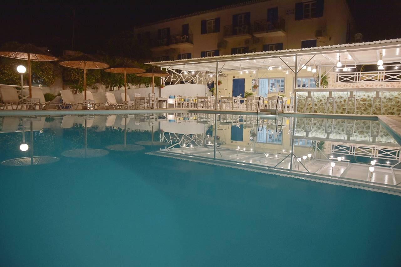 Bay'S Aparthotel Spétses Екстериор снимка