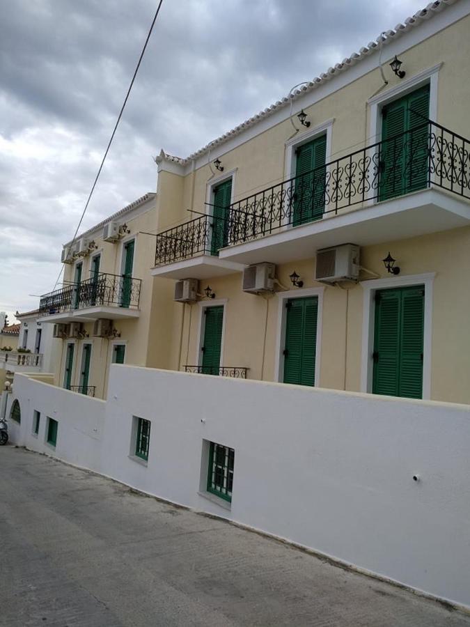 Bay'S Aparthotel Spétses Екстериор снимка